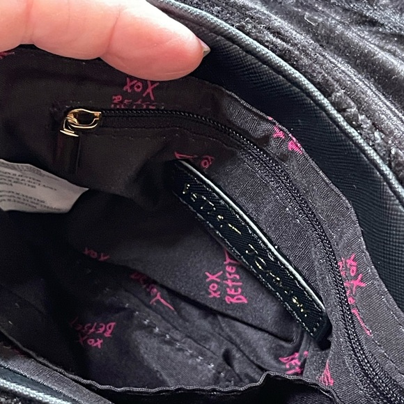Betsey Johnson Black Velvet Quilted Crossbody Bag Chain Strap Coin AirPods Pouch - Picture 11 of 12
